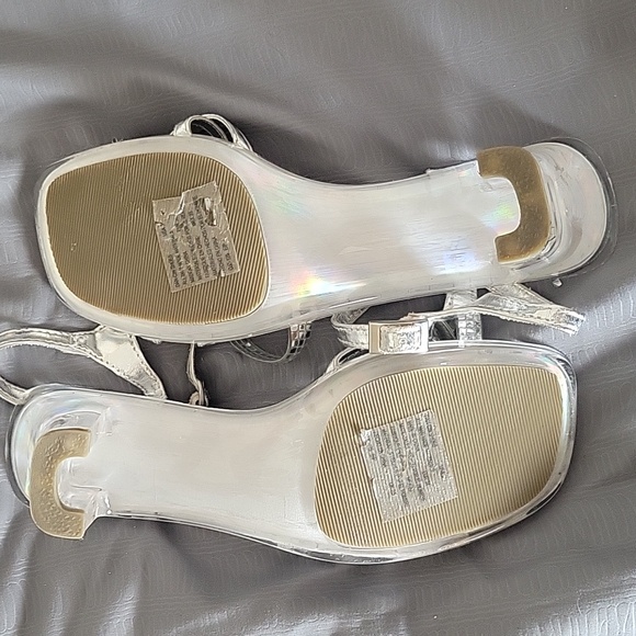 Sandals - Picture 3 of 6